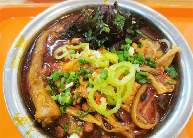 秋菊螺蛳粉