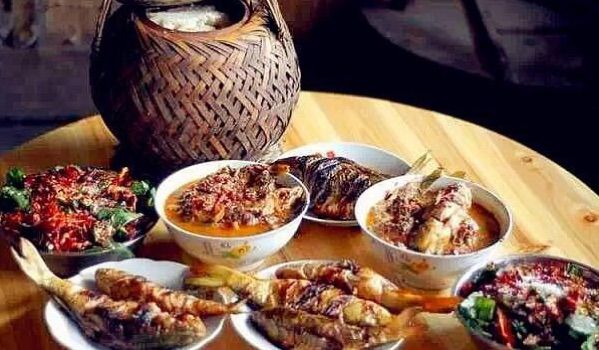 三江酸鱼酸肉特色餐馆