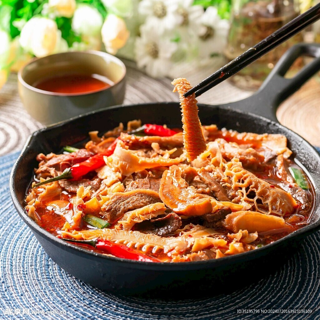 铁锅牛杂煲