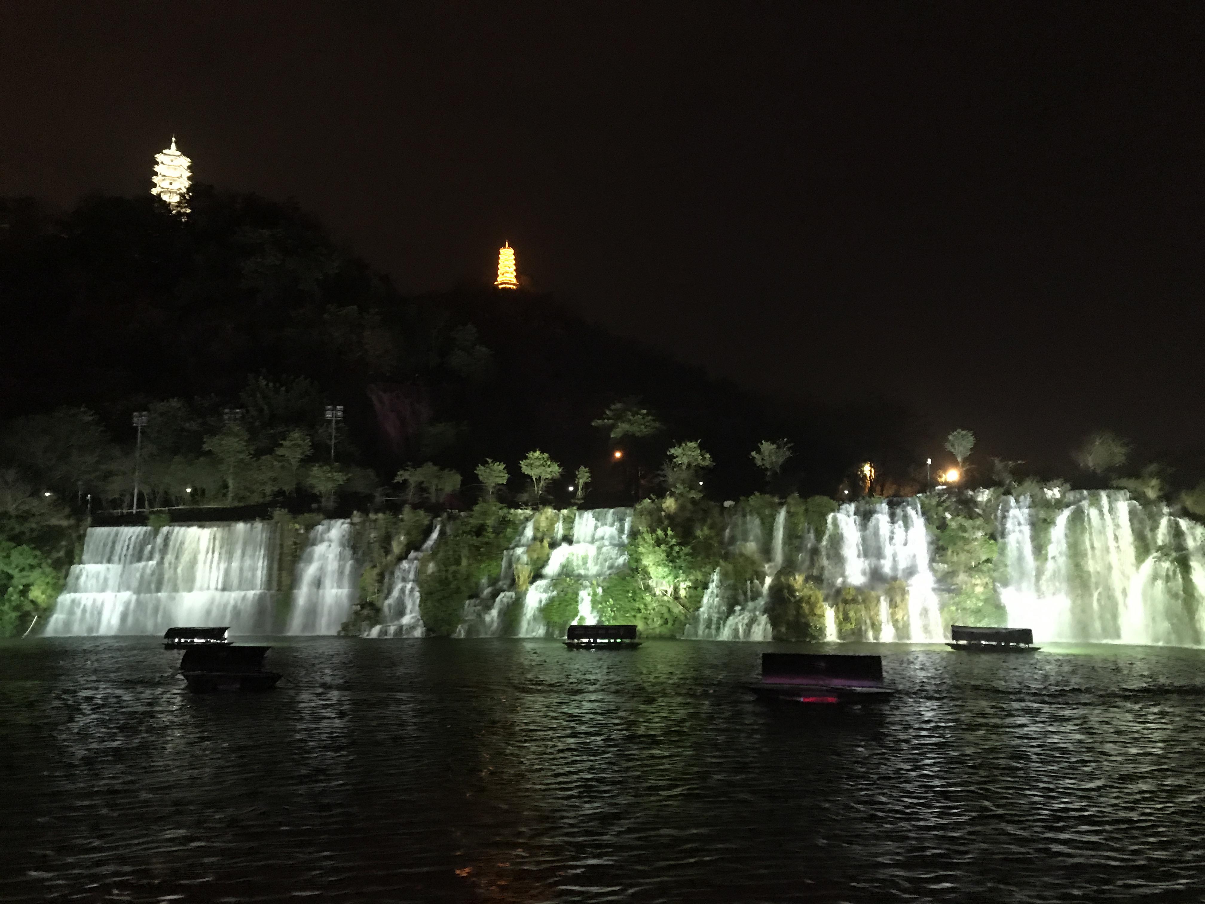 柳州窑埠古镇蟠龙飞瀑亲水区