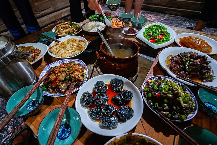 窑埠古镇壮乡油茶馆