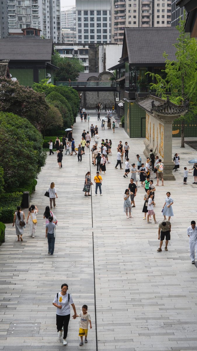 People on a Chengdu street