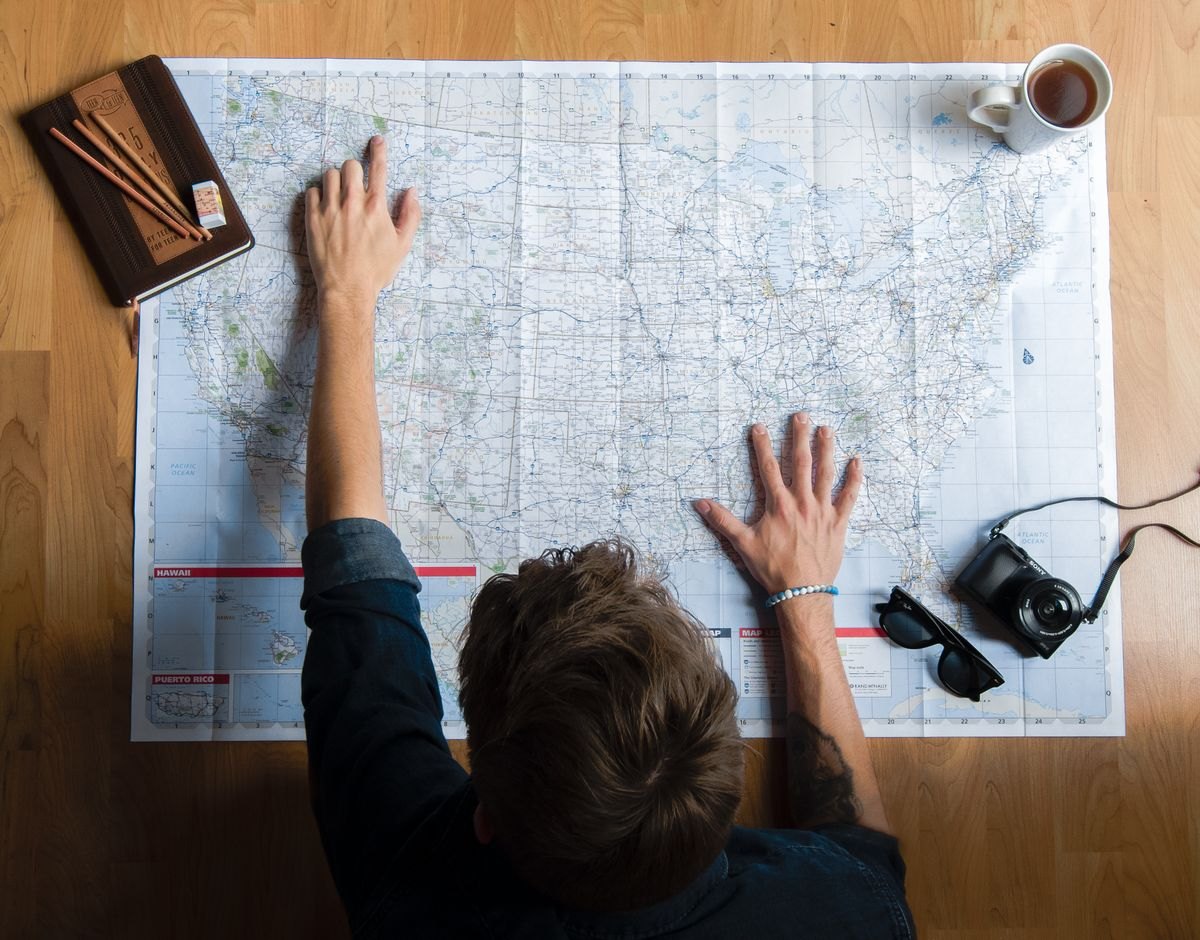 AI Itinerary or Travel Agency for China? Choose by Need