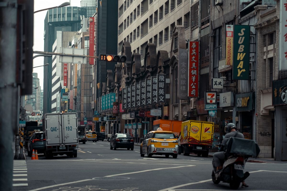 Using an AI Travel Guide in China Without Getting Lost