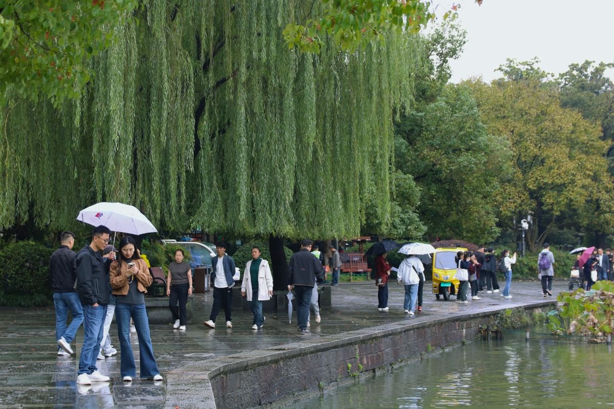 Hangzhou Tea or Hong Kong Skyline? Two Different Weekends