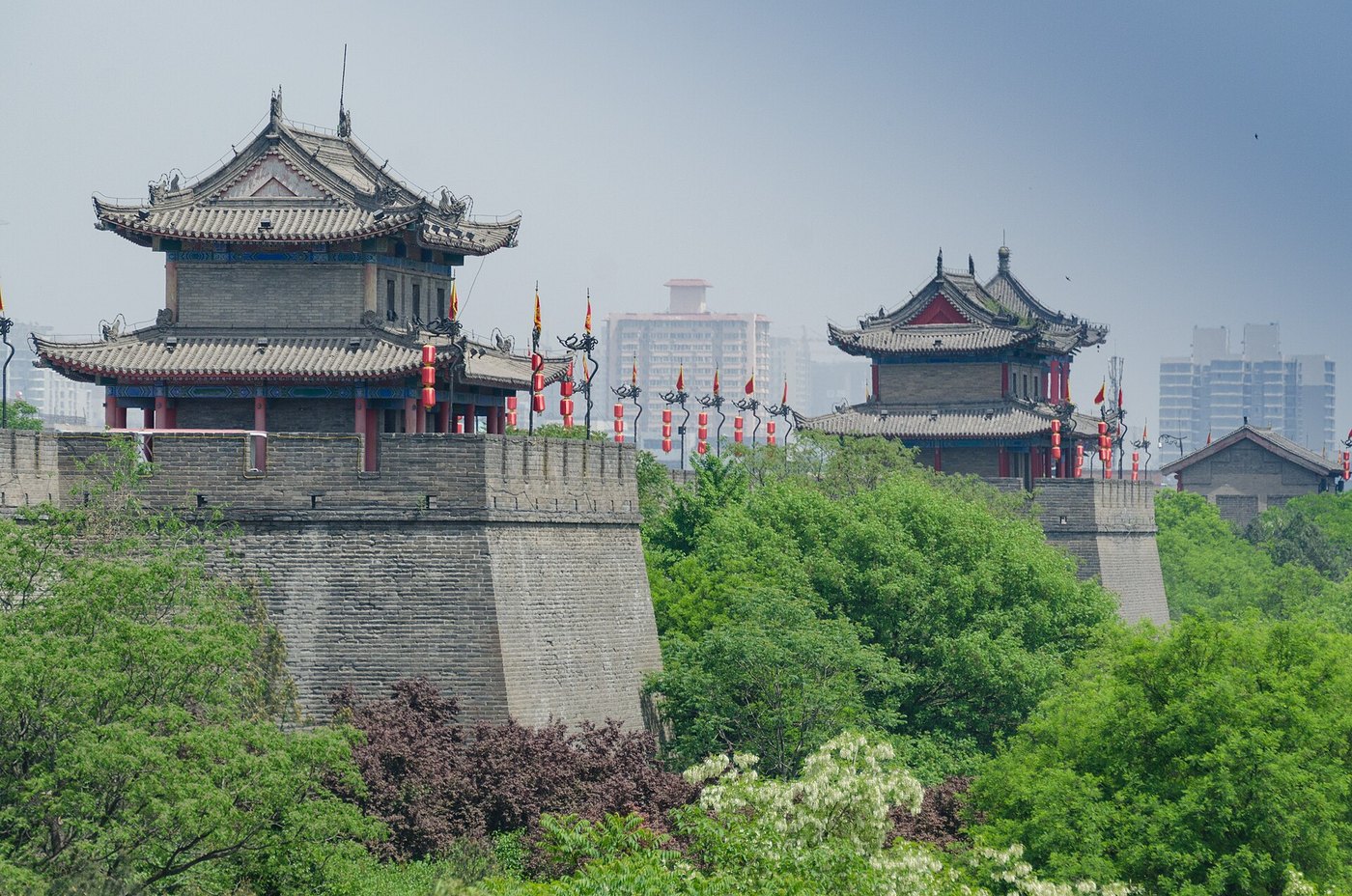 Xi’an City Wall and Muslim Quarter: A First Evening Route