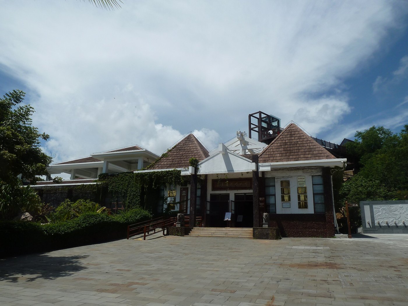 Sanya Rainy-Day Plan: Culture, Food and a Short Sunset Window