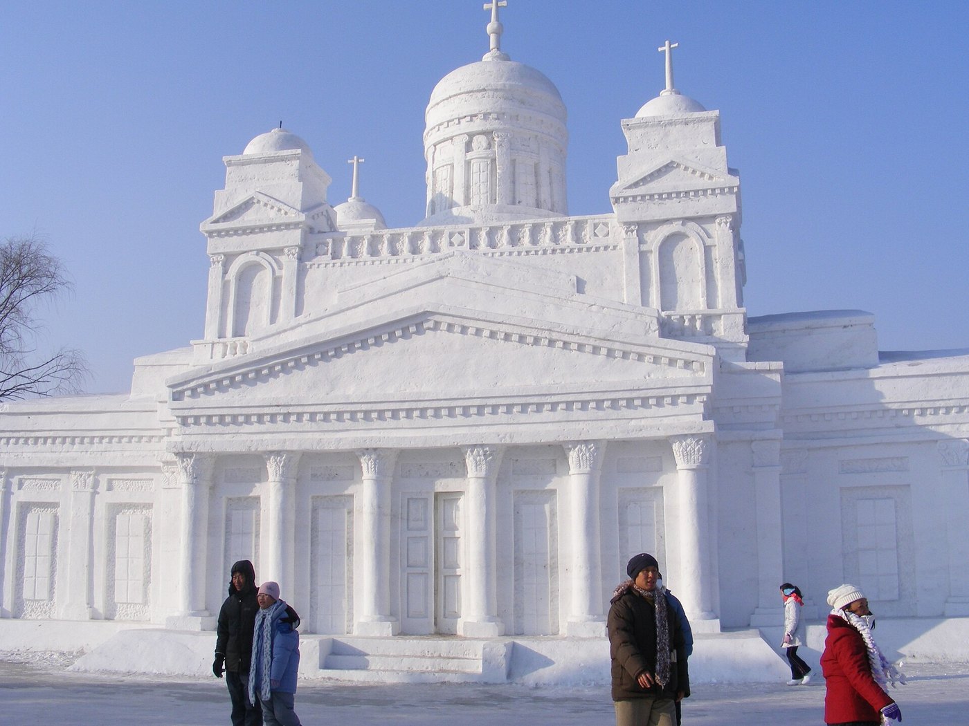 Harbin winter lights visitors