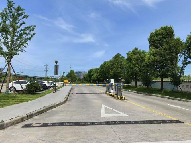 宁波城乡停车场