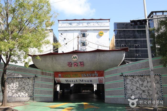 长春月亮汽车旅馆