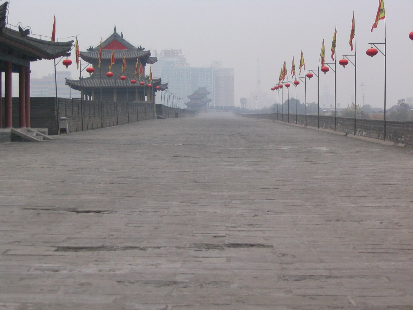 A Xi’an Breakfast Walk: Soup, Buns and a Quiet Old-City Morning