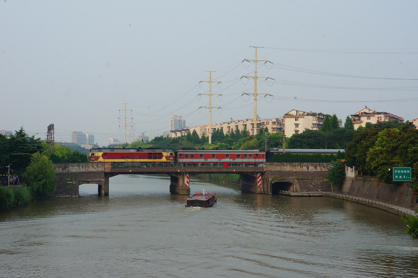 Hangzhou Grand Canal evening