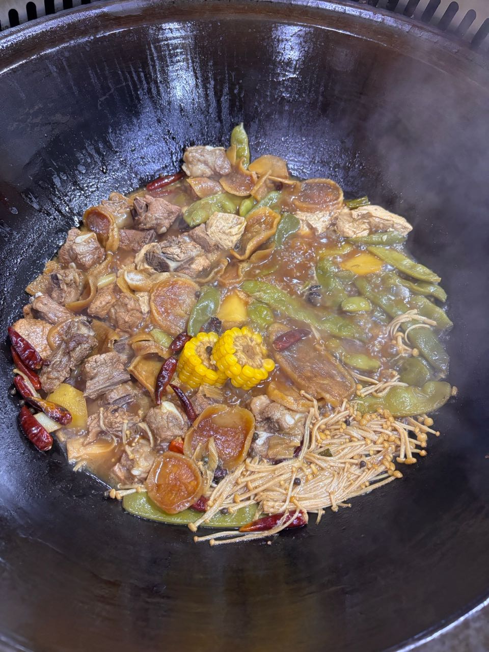黑土地铁锅炖(卡森国际广场店)