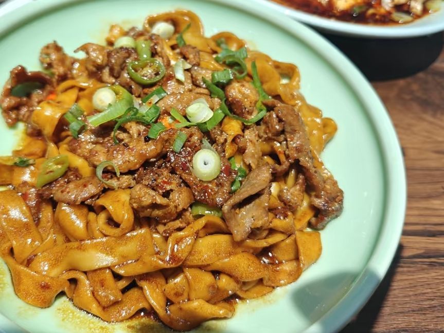谦伊葱油面馆