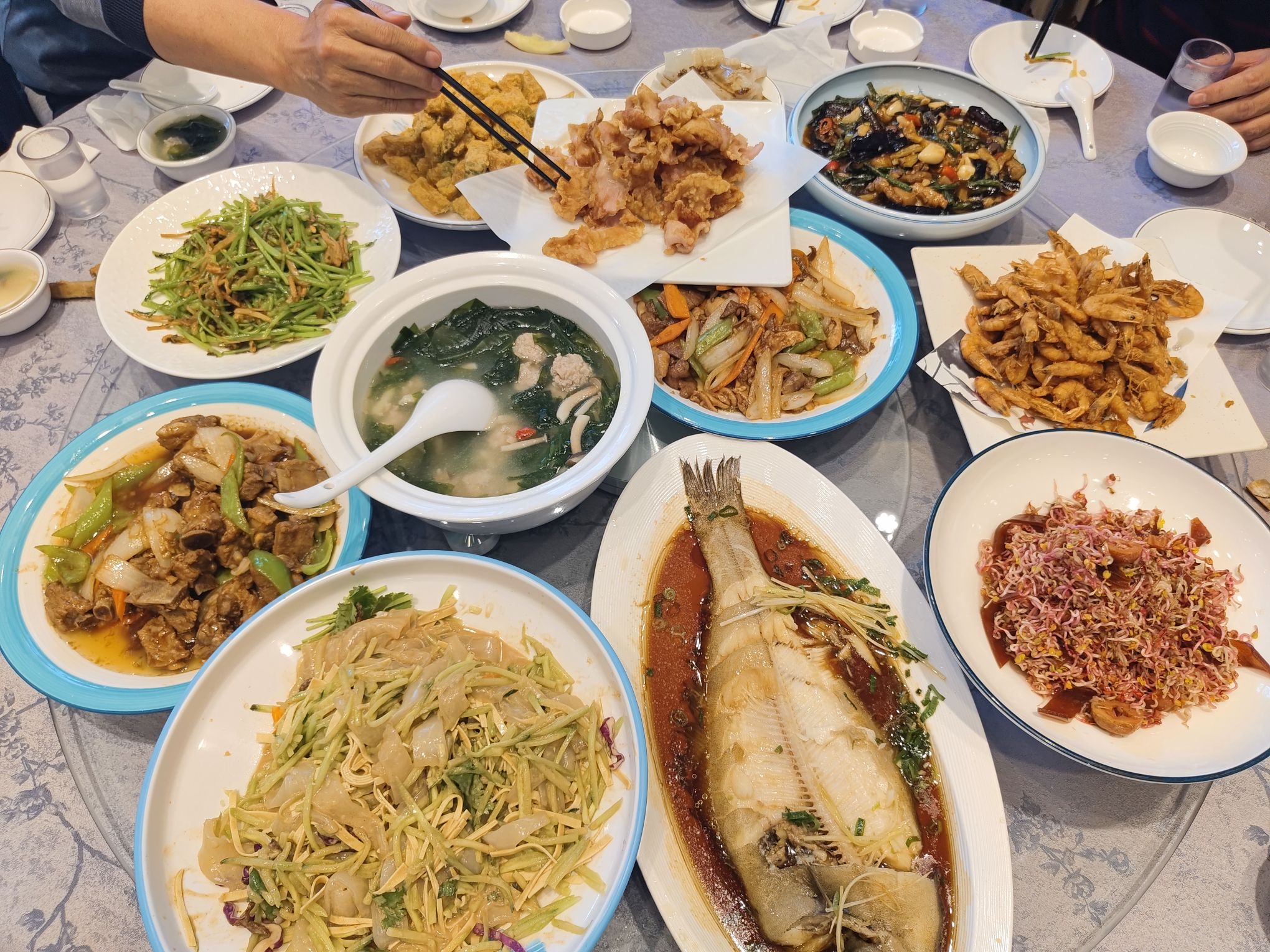 广源宾馆餐厅