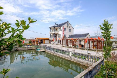 白鹤山邻家小歇民宿(翁金线分店)