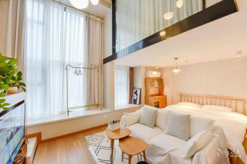 云居Loft公寓(天鹅湖店)