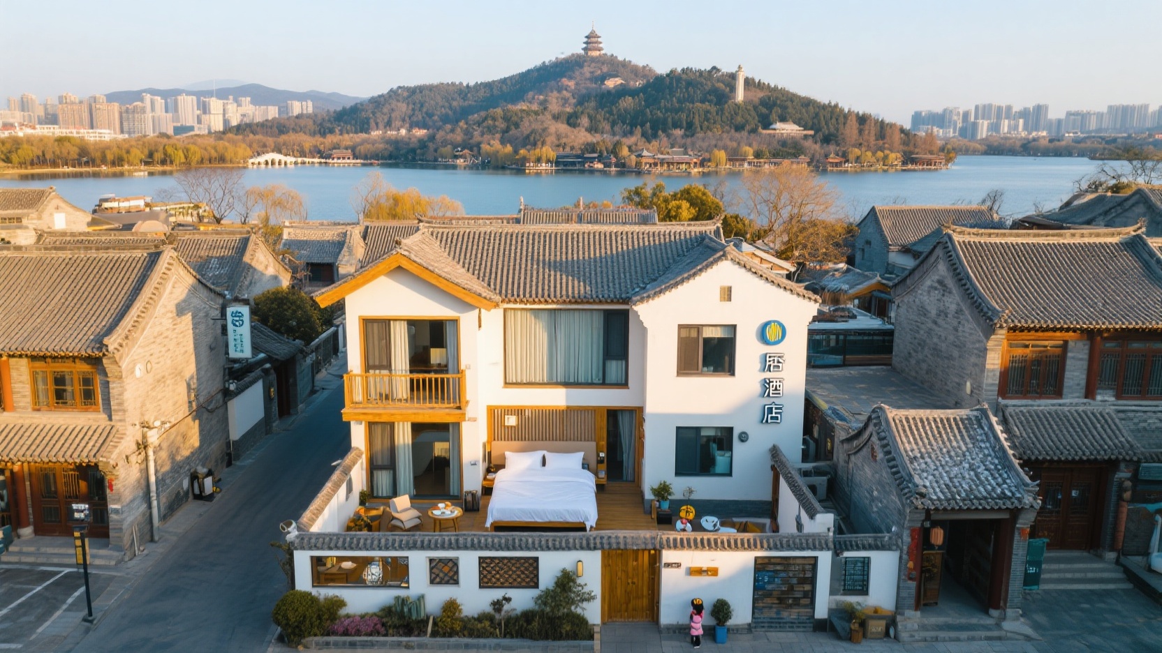 How to Choose Accommodation in Jinan | My Seven-Night Stay in the Old City: A Six-Dimensional Comparison of B&Bs and Chain Hotels (Taking Different Groups to Avoid Pitfalls)