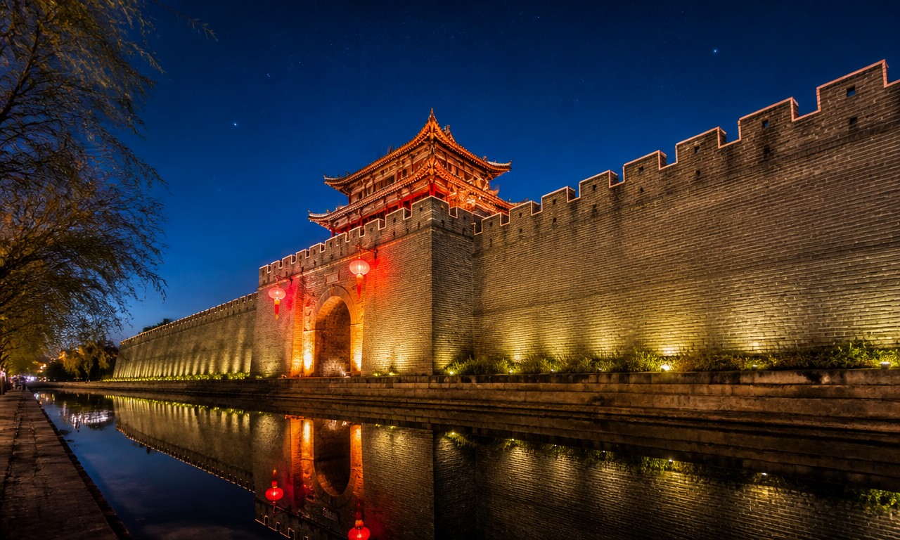 太原古县城城墙夜景